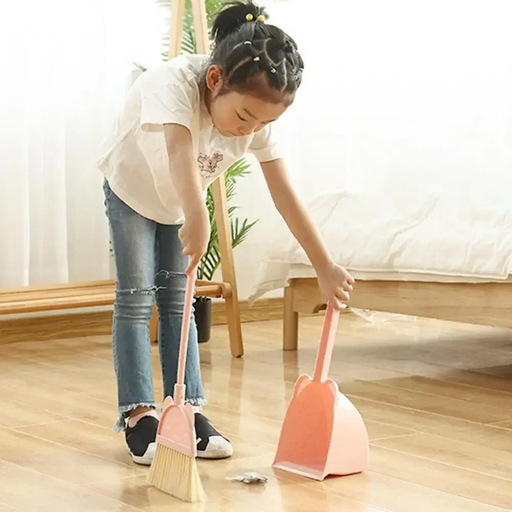 1 Set Sapu dan Pengki Mini Ana - Kids Outdoor Broom ulasan dan harga